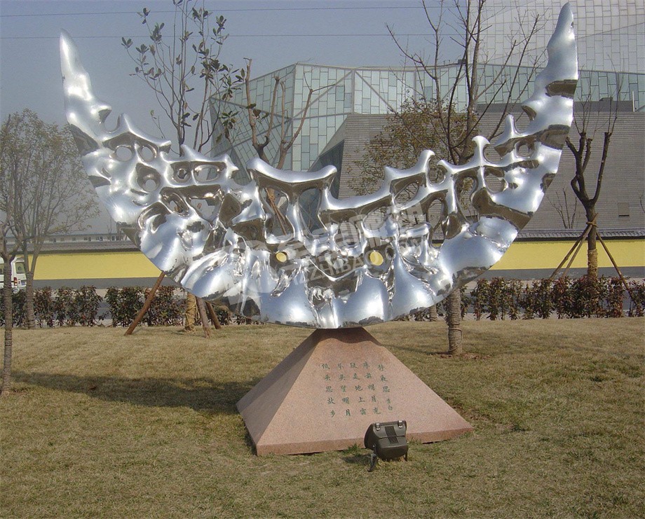 展覽館鏡面鏤空月亮不銹鋼雕塑定制